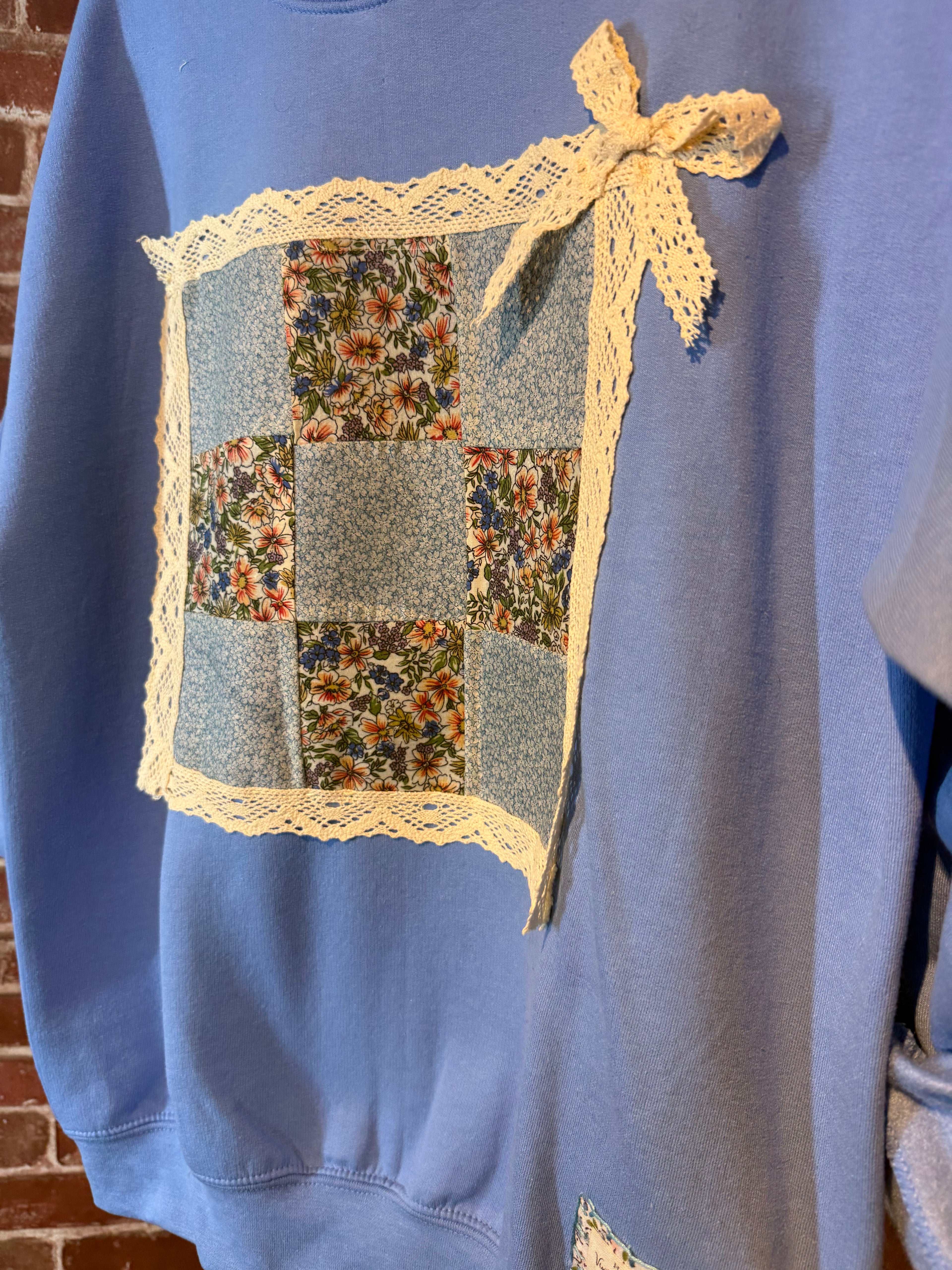 Light Blue Quilted Sweatshirt - Medium