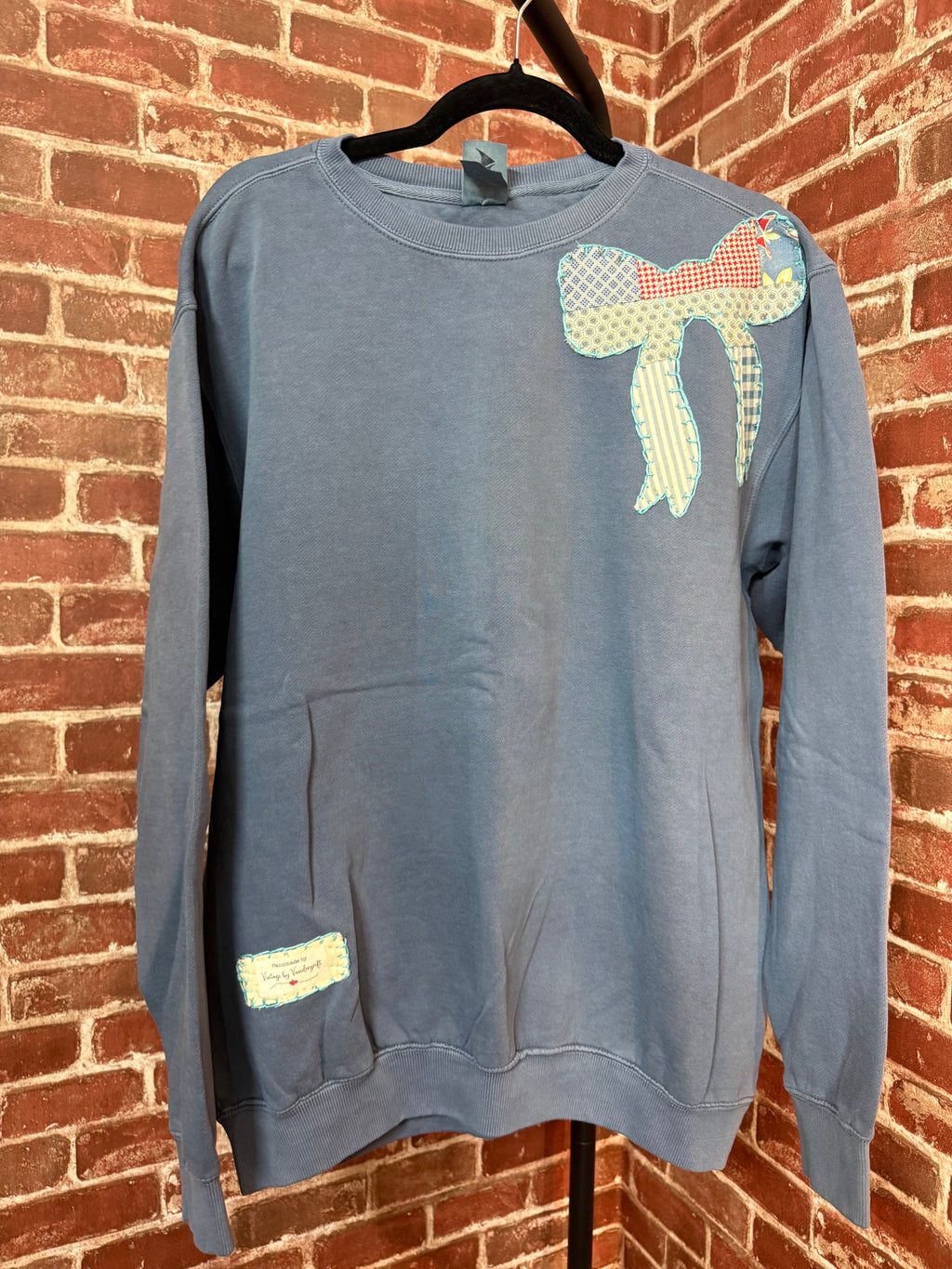 Vintage Blue Quilted Bow Sweatshirt - Large