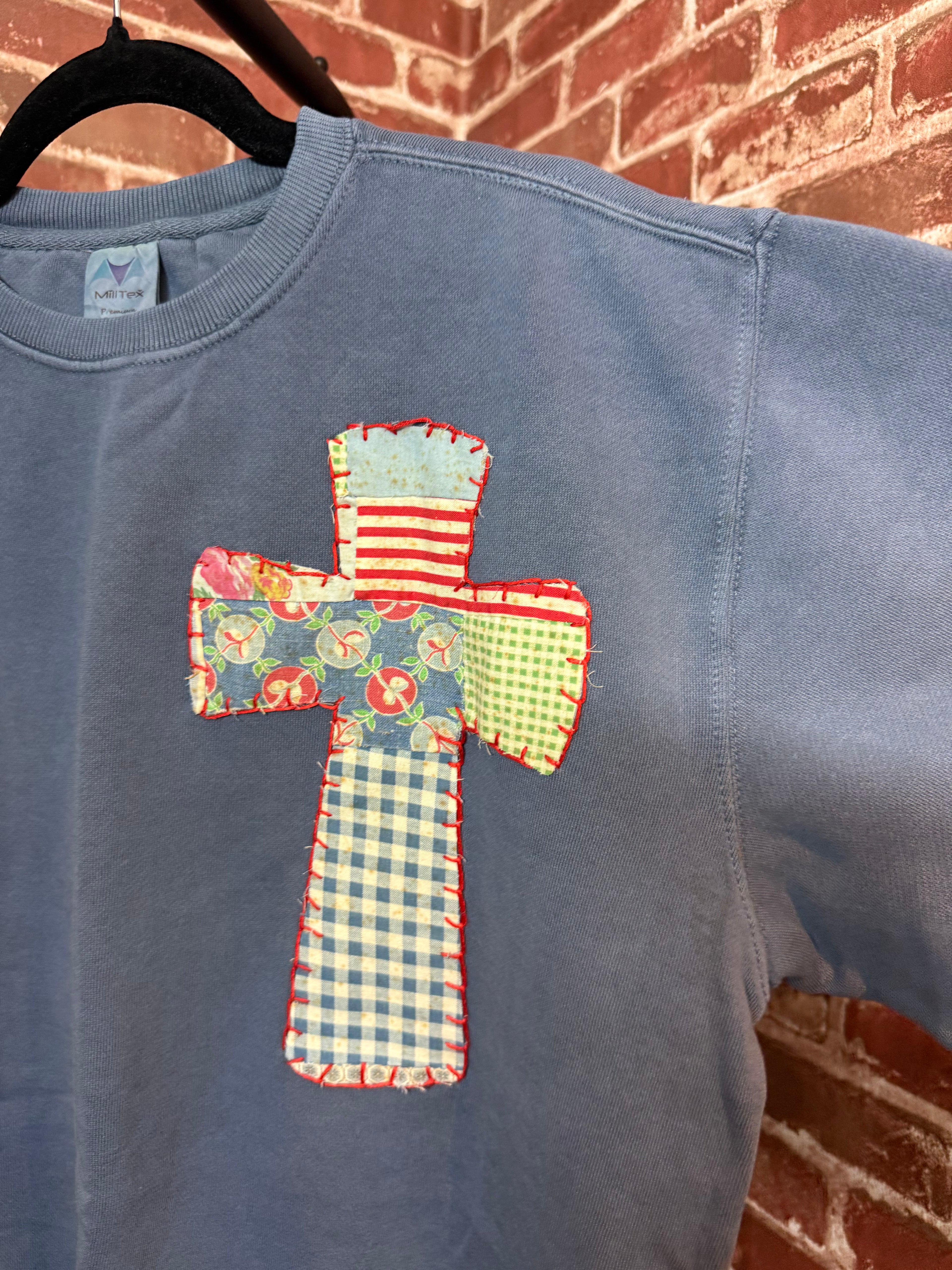 Vintage Blue Quilted Cross Sweatshirt - Medium