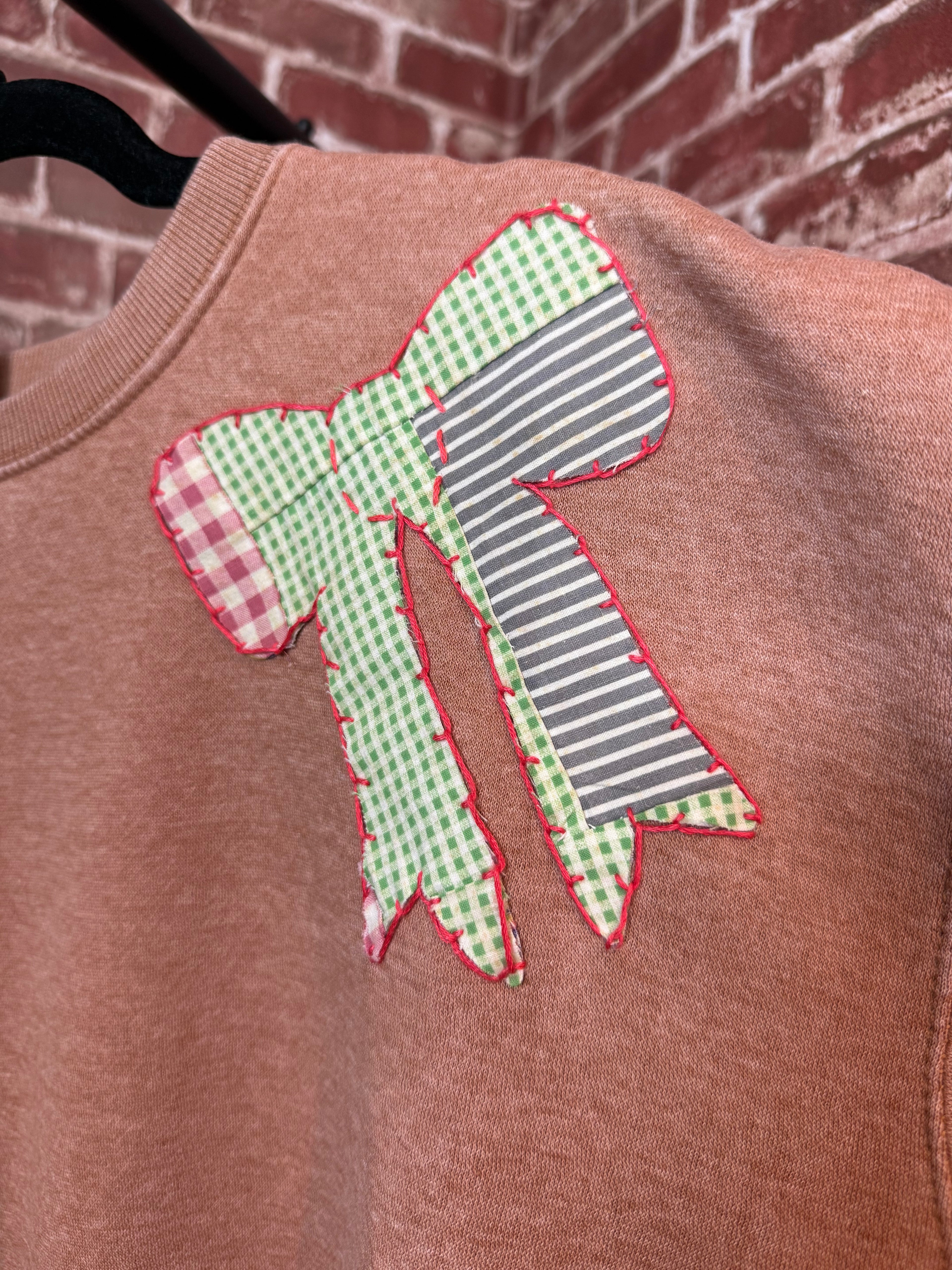 Vintage Pink Quilted Bow Sweatshirt -2XLarge