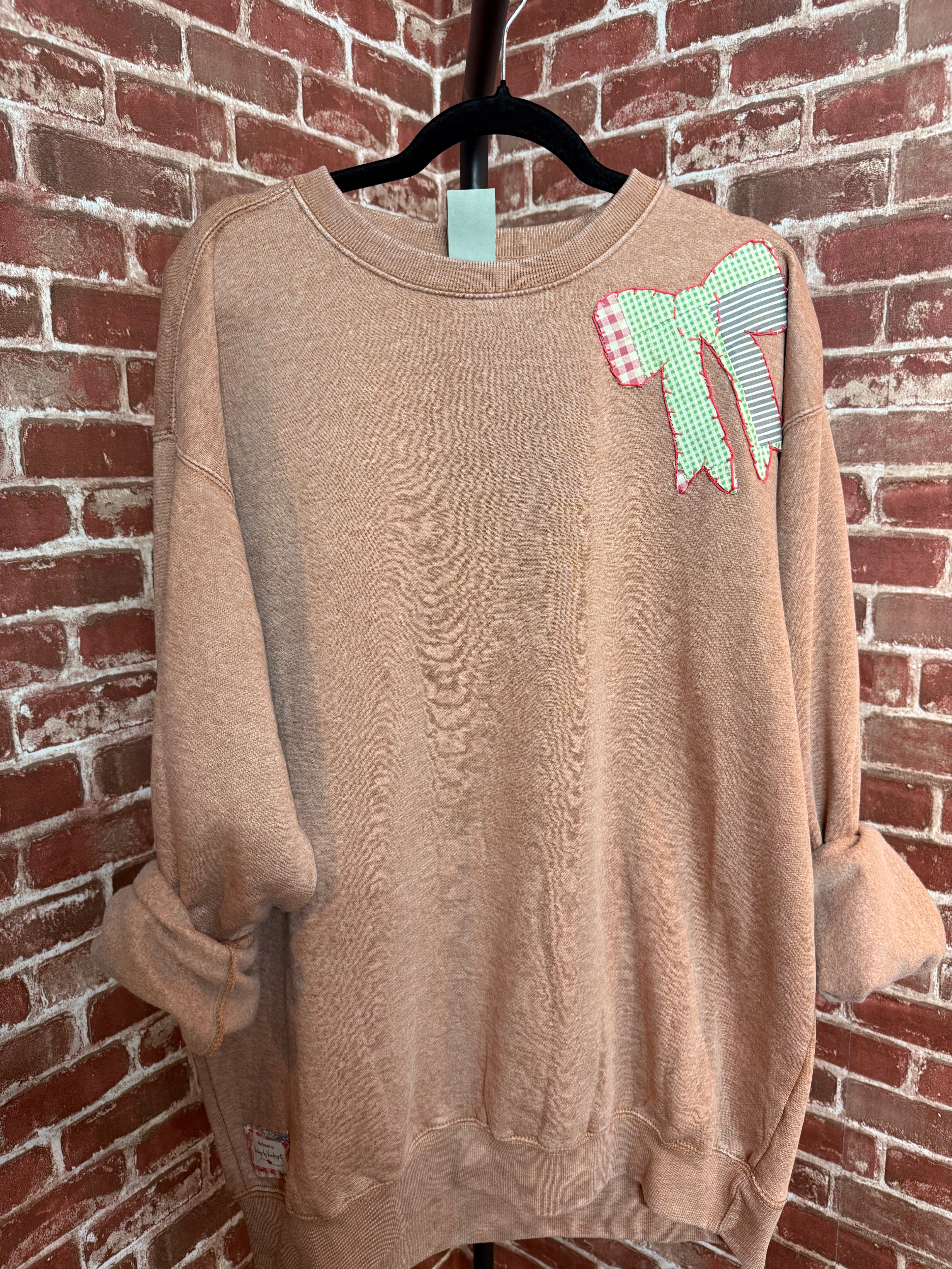 Vintage Pink Quilted Bow Sweatshirt -2XLarge