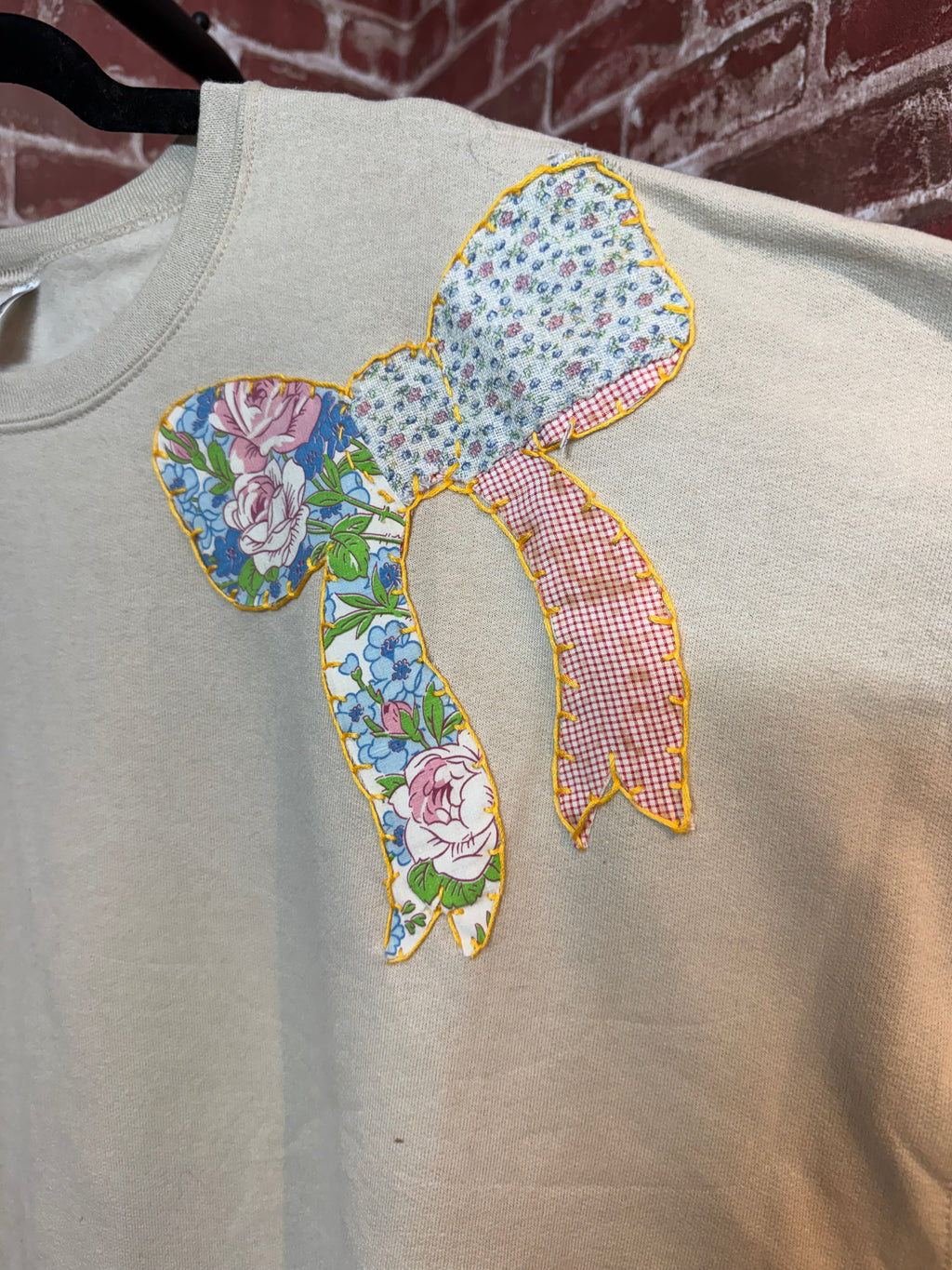 Tan Quilted Bow Sweatshirt -2XLarge