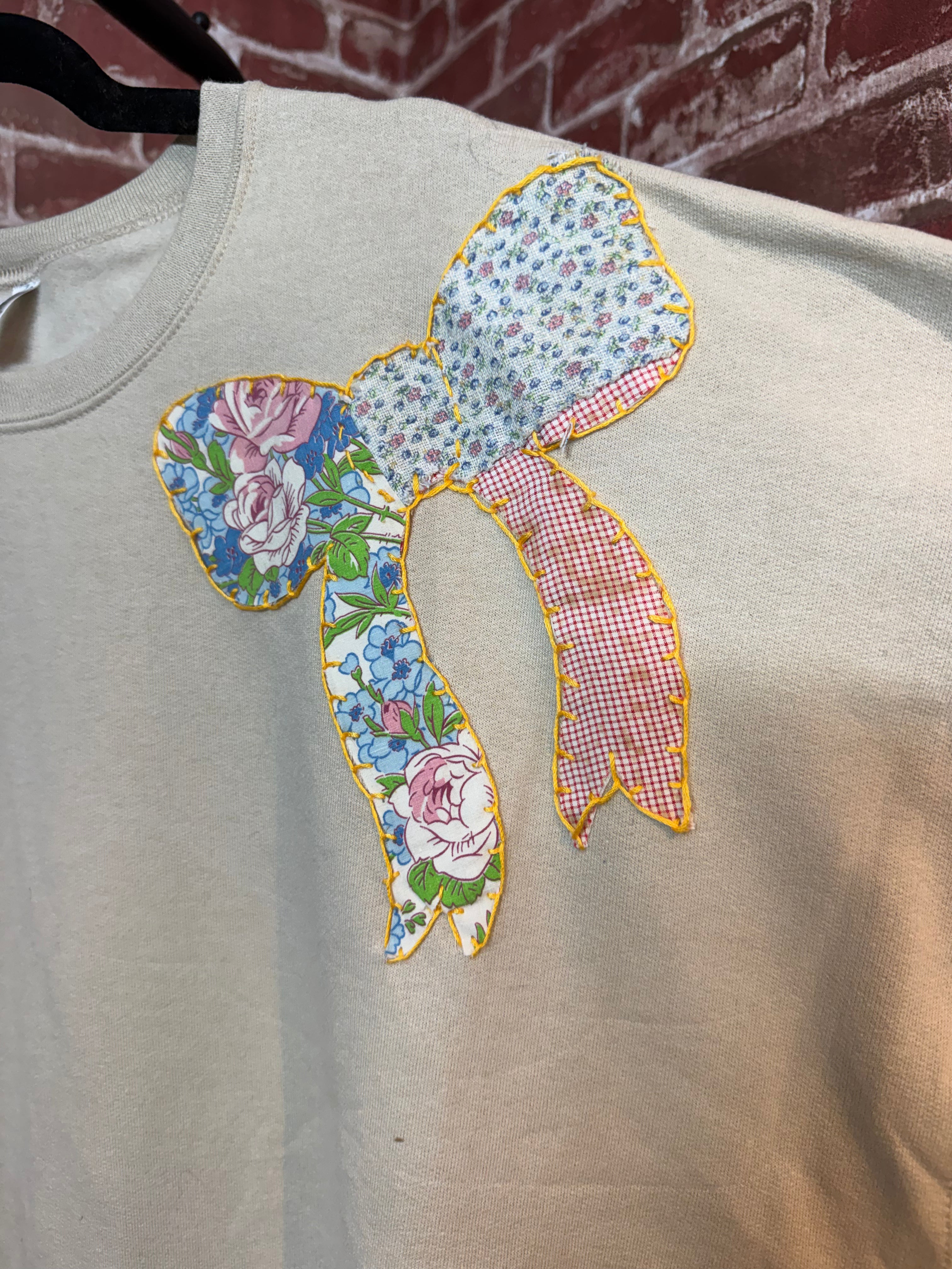 Tan Quilted Bow Sweatshirt -2XLarge