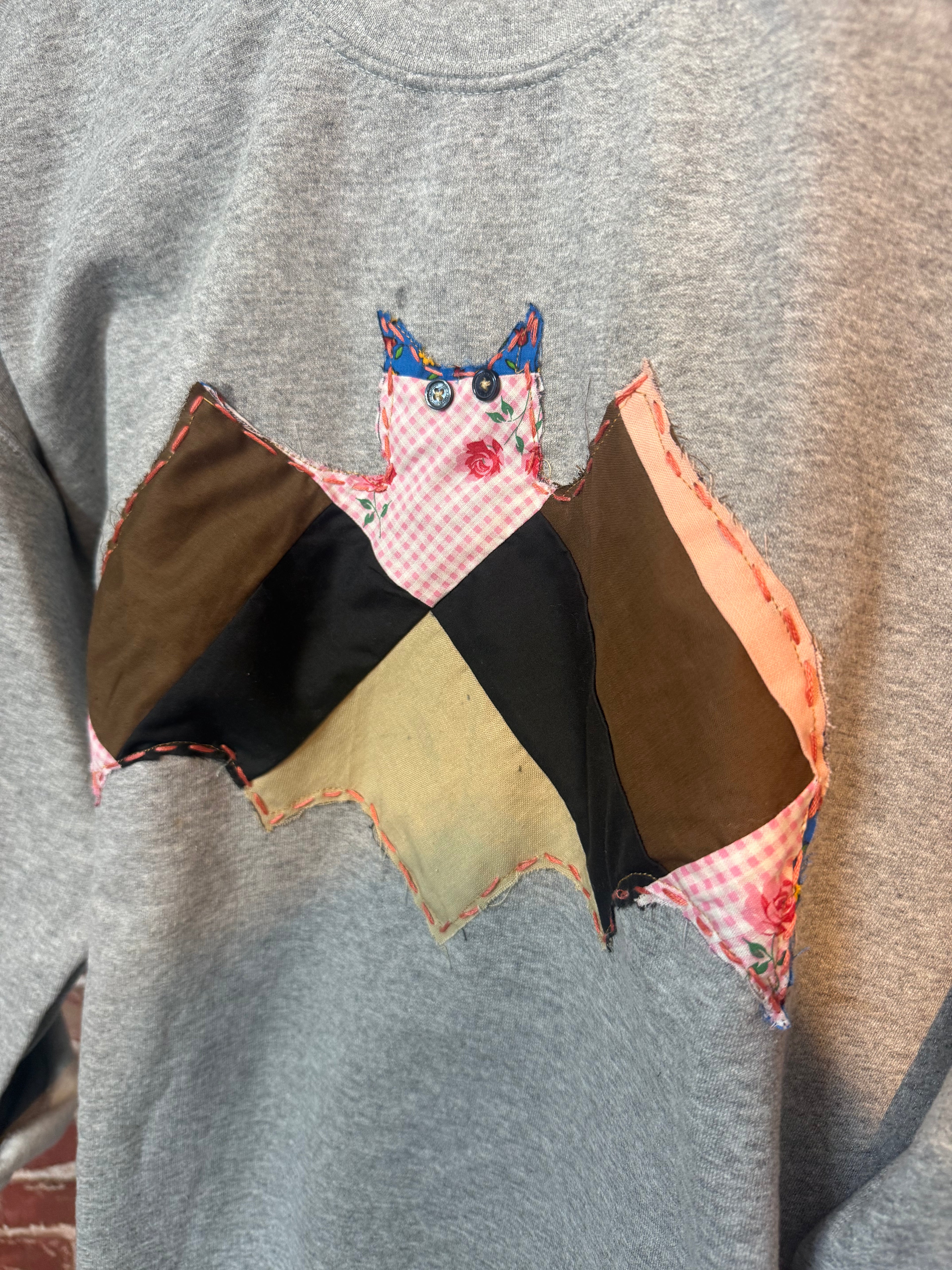 Quilted Bat Sweatshirt, Grey -XLarge